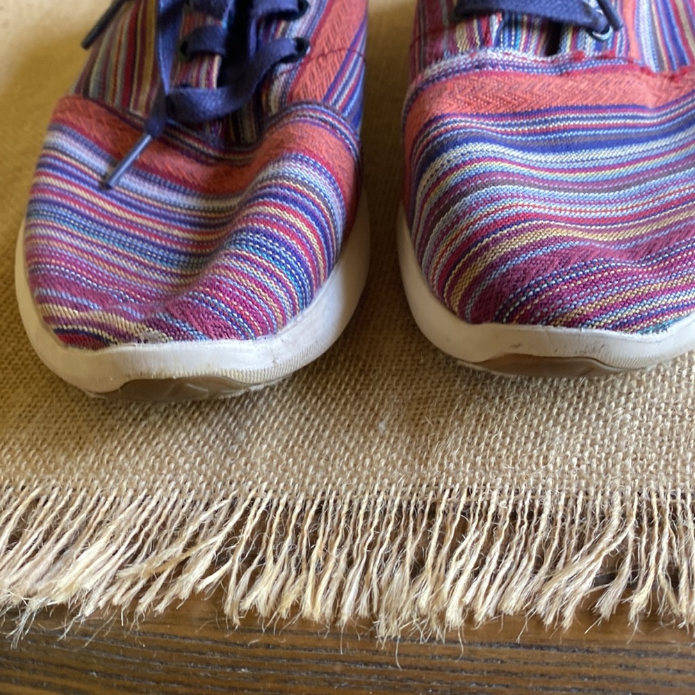 Toms Del Rey Tribal Guatemalan Lace up Shoes - Picture 4 of 8
